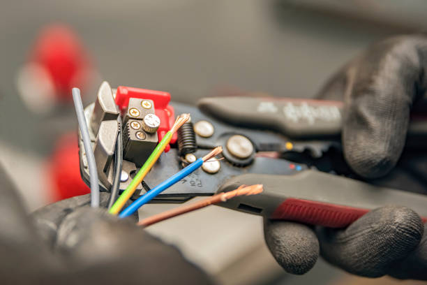 Best Affordable Electrician  in Kirkwood, MO